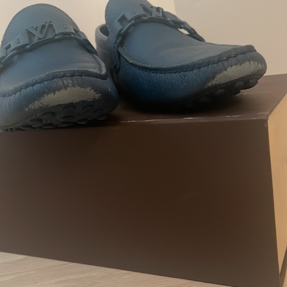 LOUIS VUITTON MOCCASIN - Picture 2 of 2